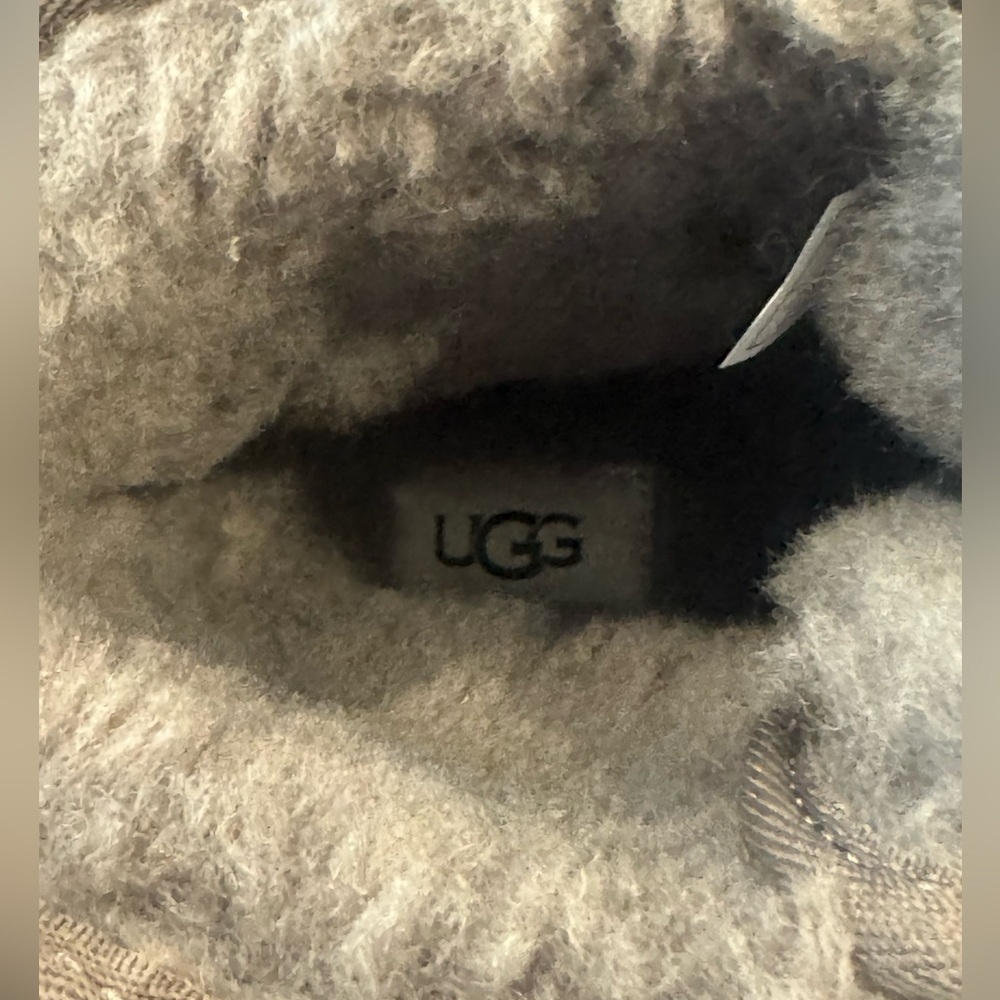 UGG Harkley Boot - Picture 6 of 11